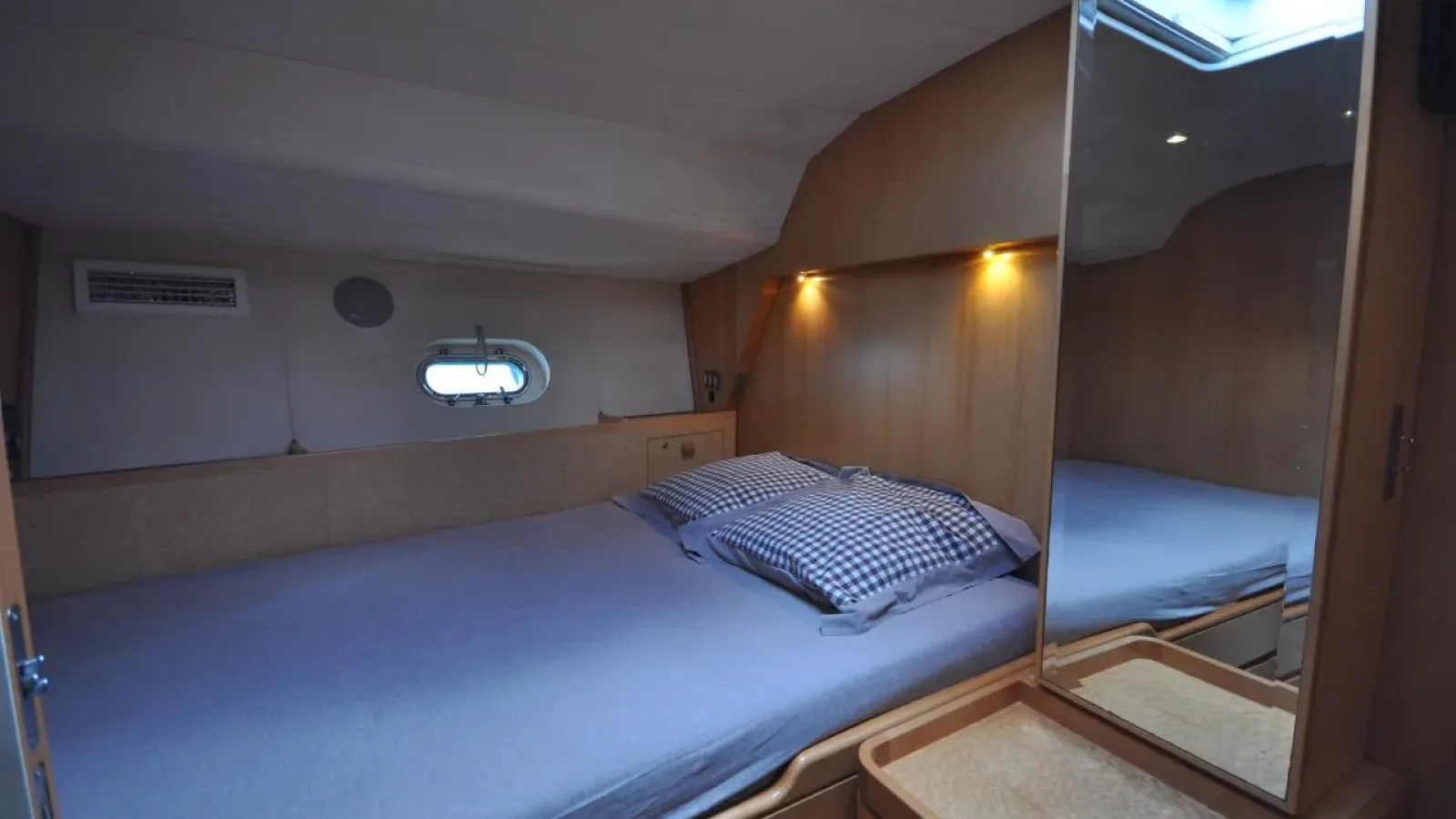 Phenix_Dixi-LCRiviera_Conciergerie_de_Luxe-Yacht-Achat (12)