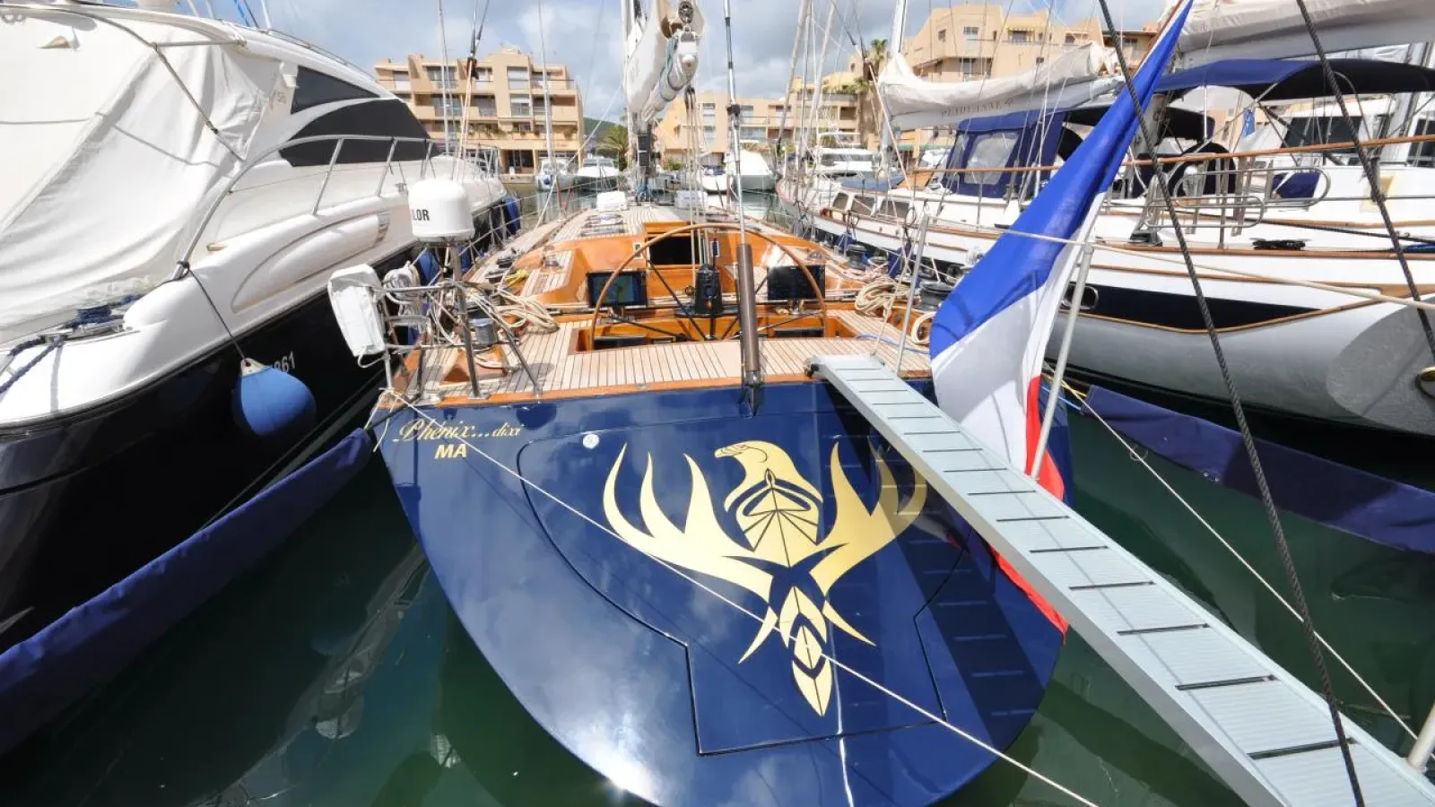 Phenix_Dixi-LCRiviera_Conciergerie_de_Luxe-Yacht-Achat (3)