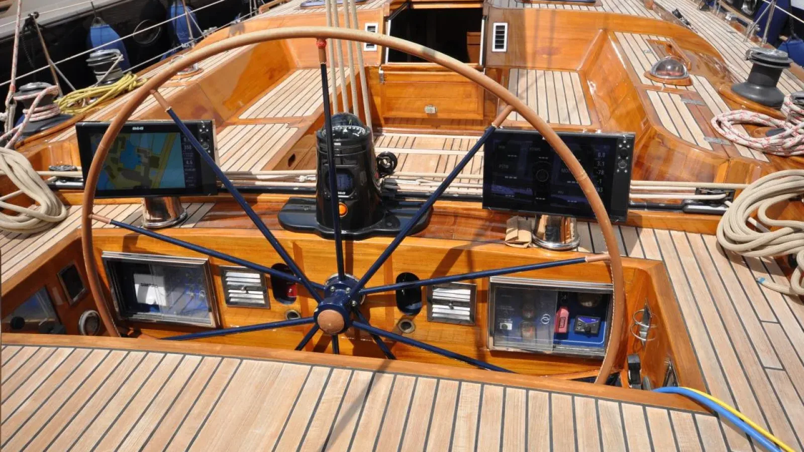 Phenix_Dixi-LCRiviera_Conciergerie_de_Luxe-Yacht-Achat (4)