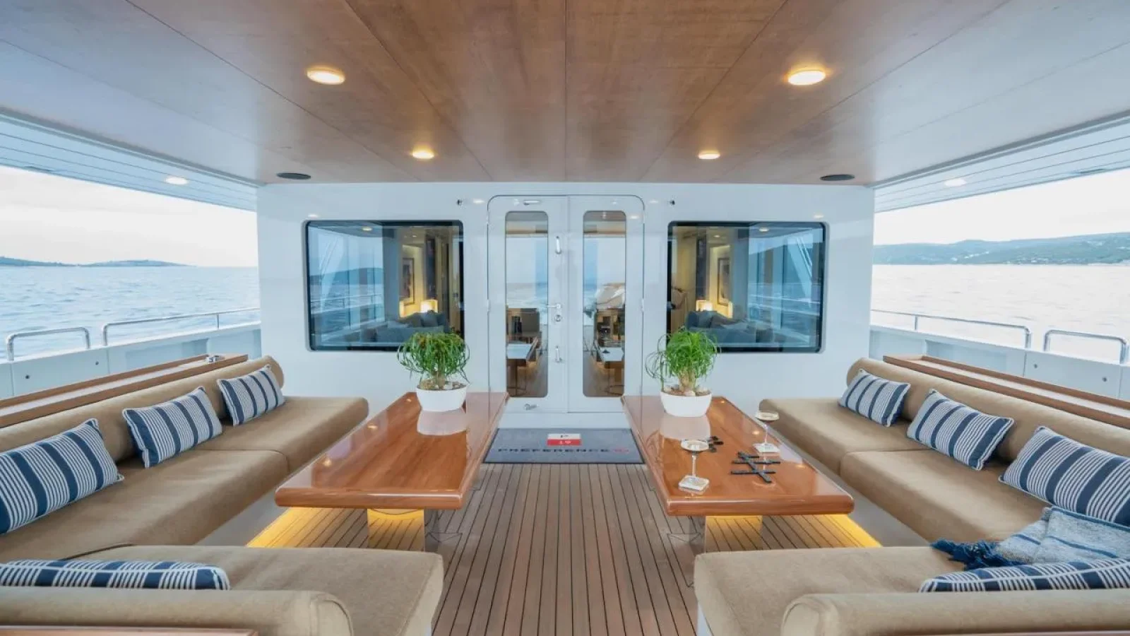 Preference19-LCRiviera_Conciergerie_de_Luxe-Yacht-Location (10)