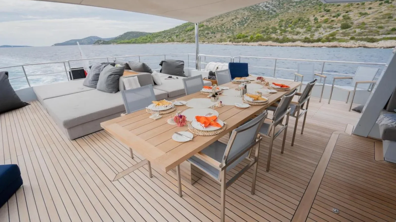 Preference19-LCRiviera_Conciergerie_de_Luxe-Yacht-Location (13)