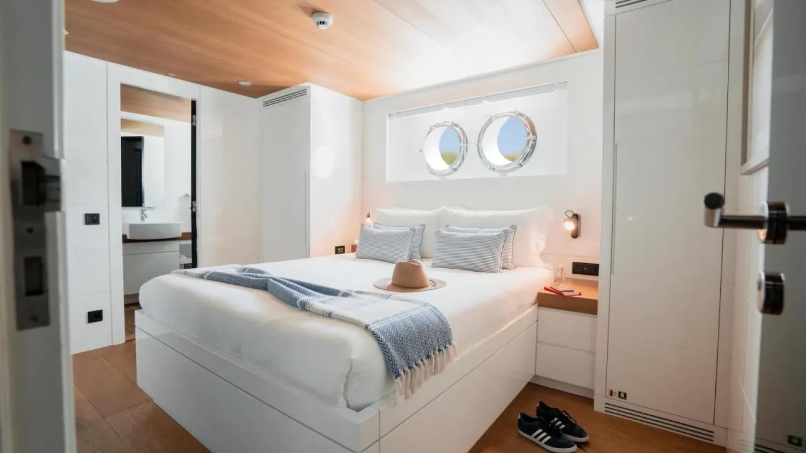 Preference19-LCRiviera_Conciergerie_de_Luxe-Yacht-Location (18)