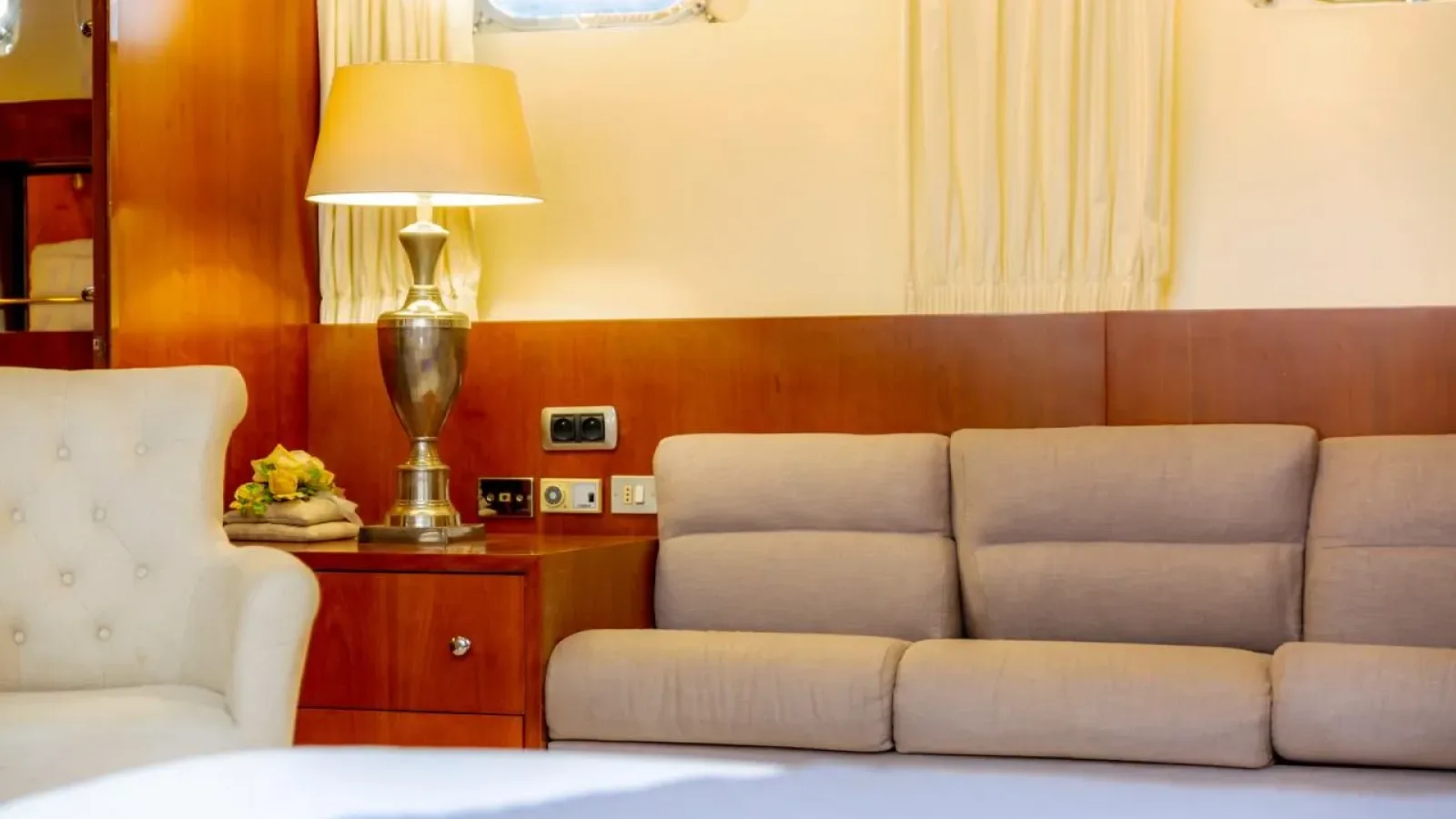 Queensouth-LCRiviera_Conciergerie_de_Luxe-Yacht-Location (15)