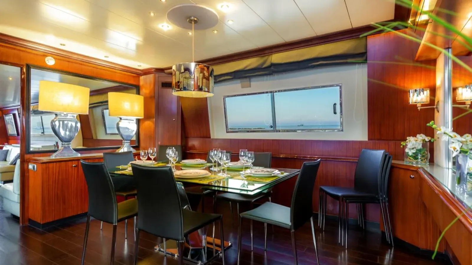 Queensouth-LCRiviera_Conciergerie_de_Luxe-Yacht-Location (16)