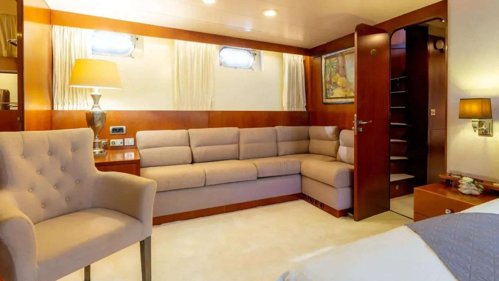 Queensouth-LCRiviera_Conciergerie_de_Luxe-Yacht-Location (17)