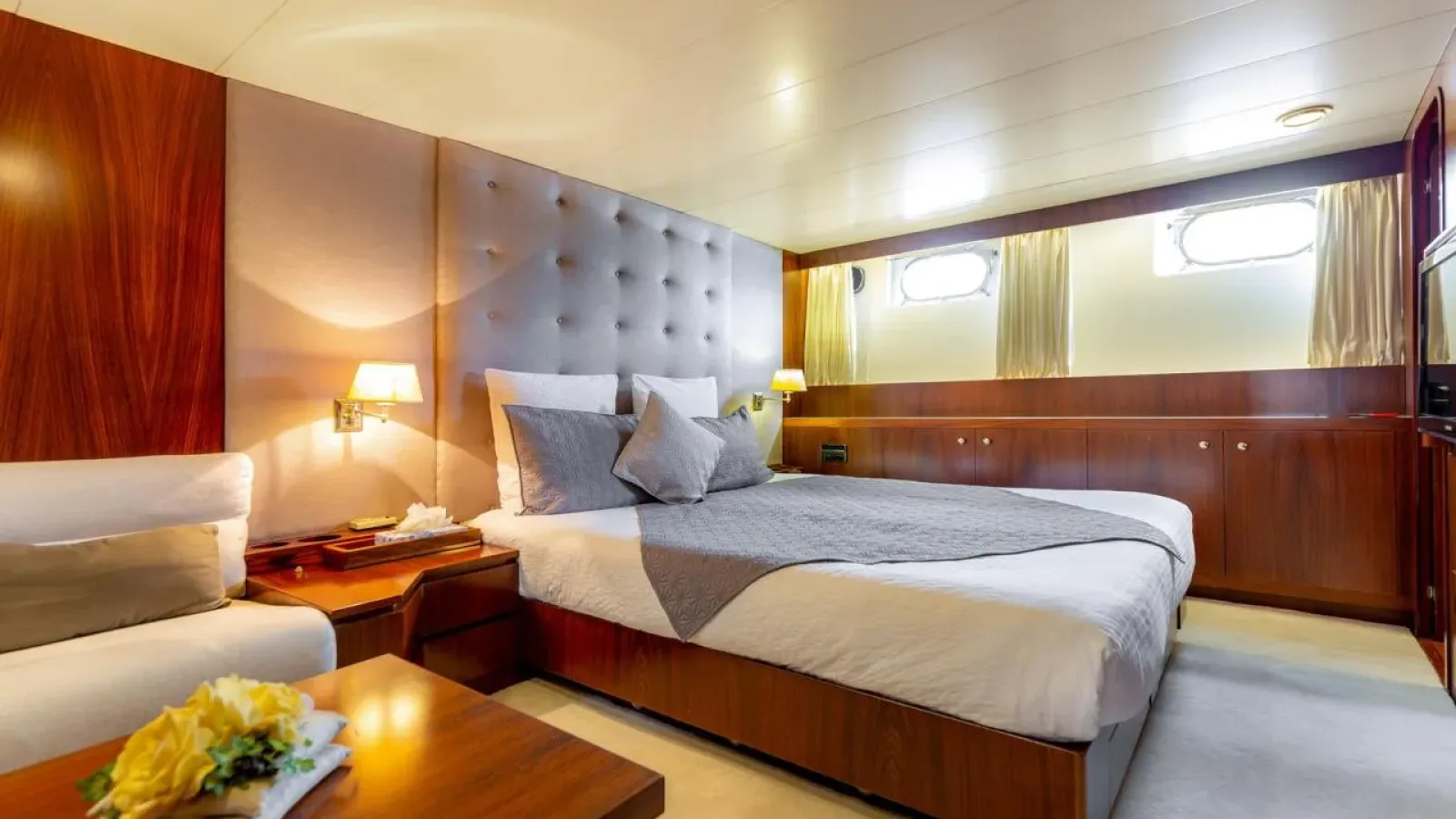 Queensouth-LCRiviera_Conciergerie_de_Luxe-Yacht-Location (18)