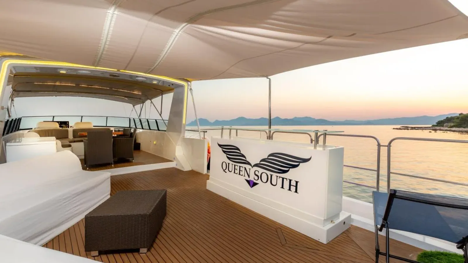 Queensouth-LCRiviera_Conciergerie_de_Luxe-Yacht-Location (5)