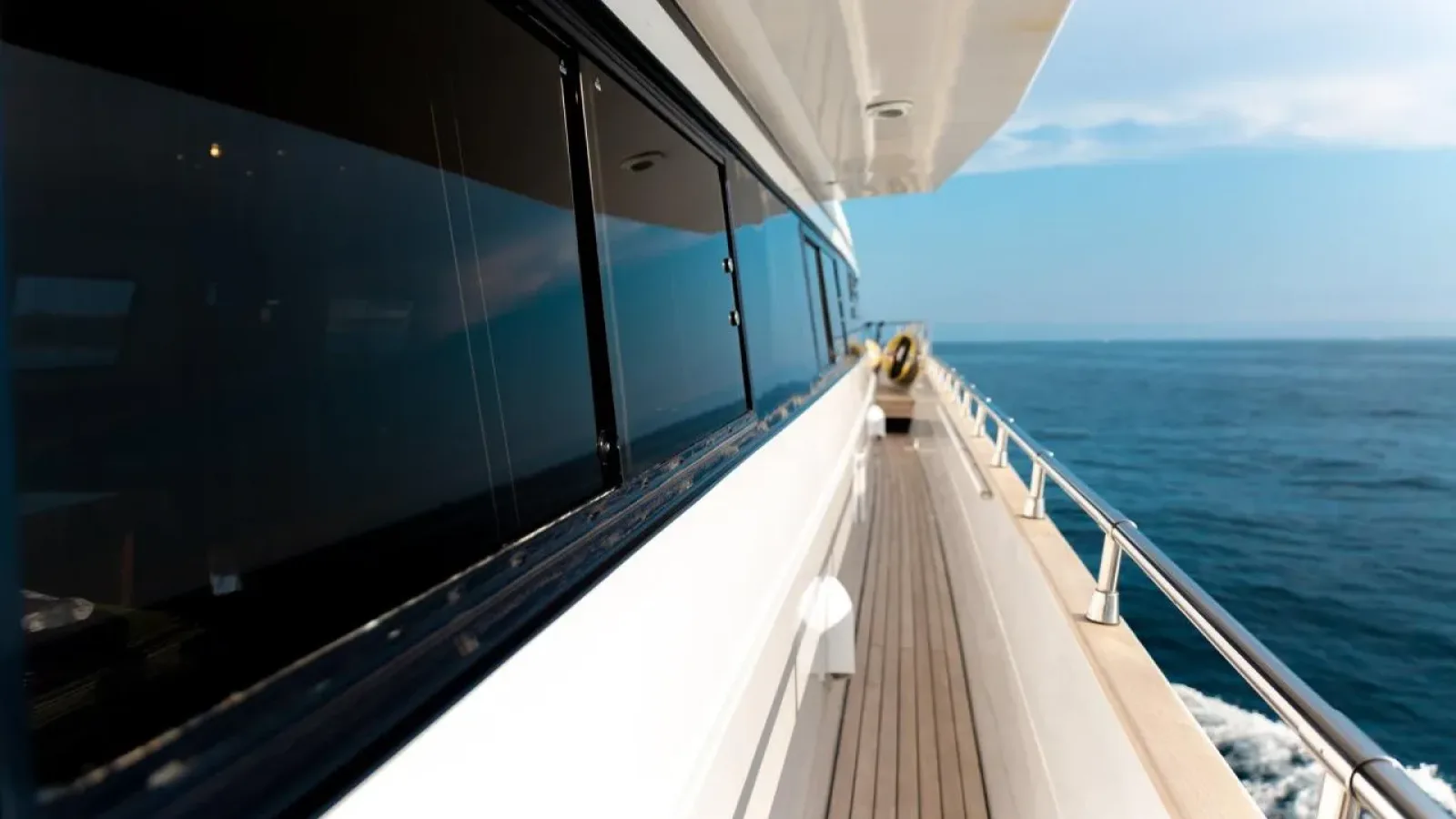 Queensouth-LCRiviera_Conciergerie_de_Luxe-Yacht-Location (9)