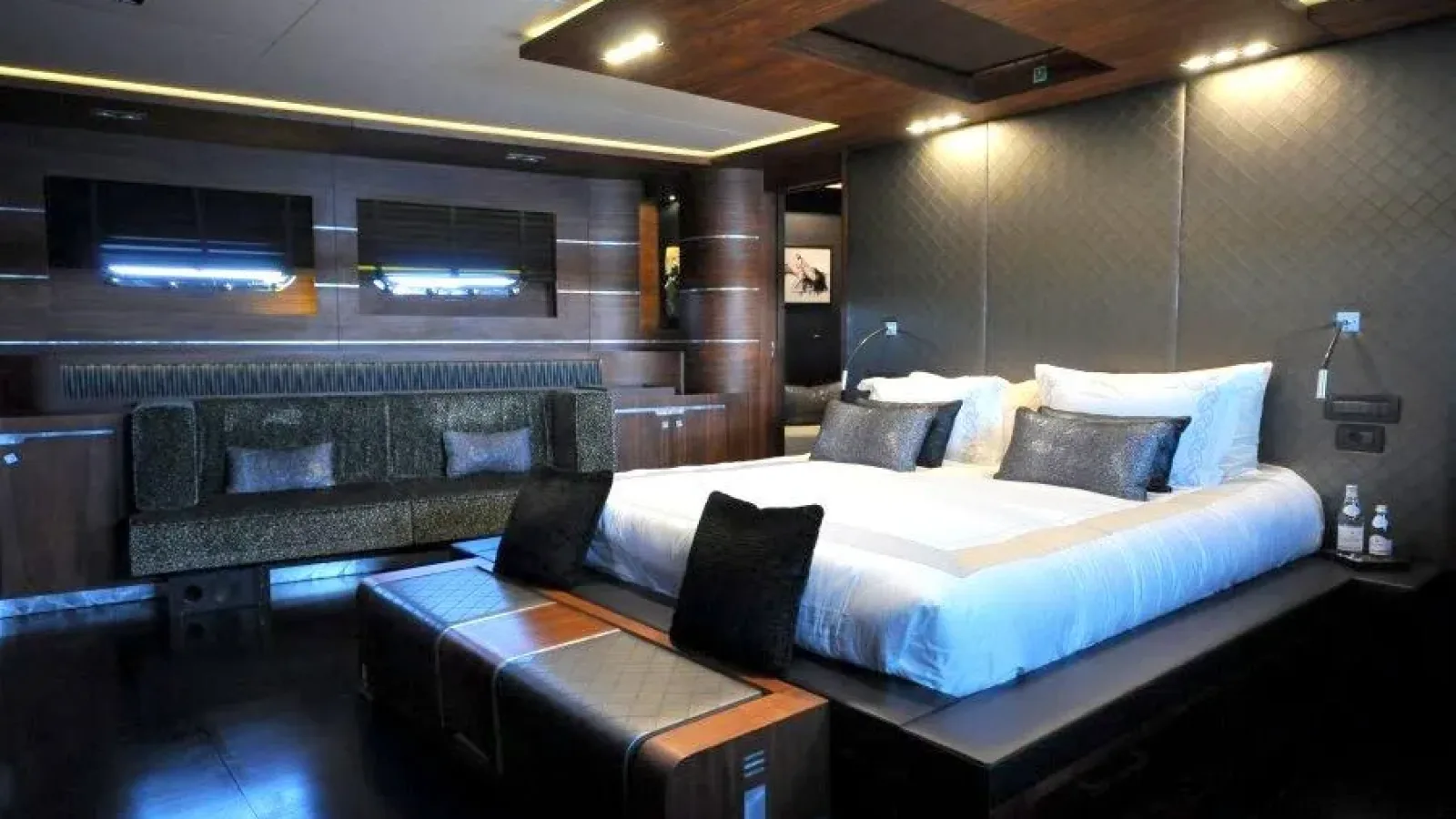 Roxstar-LCRiviera_Conciergerie_de_Luxe-Yacht-Location (15)