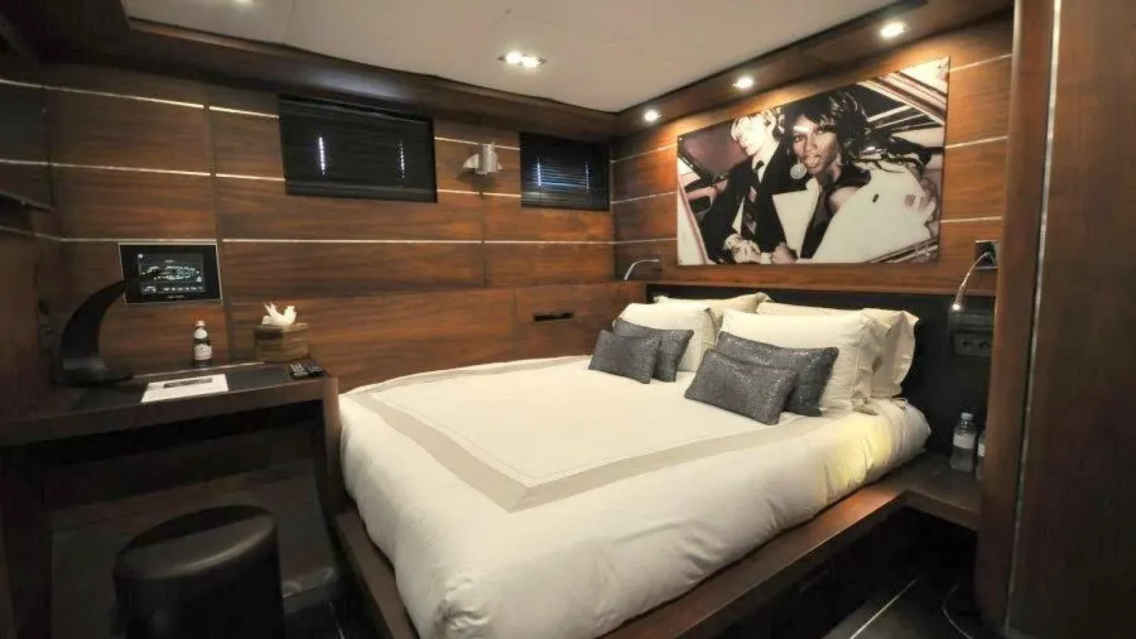 Roxstar-LCRiviera_Conciergerie_de_Luxe-Yacht-Location (17)