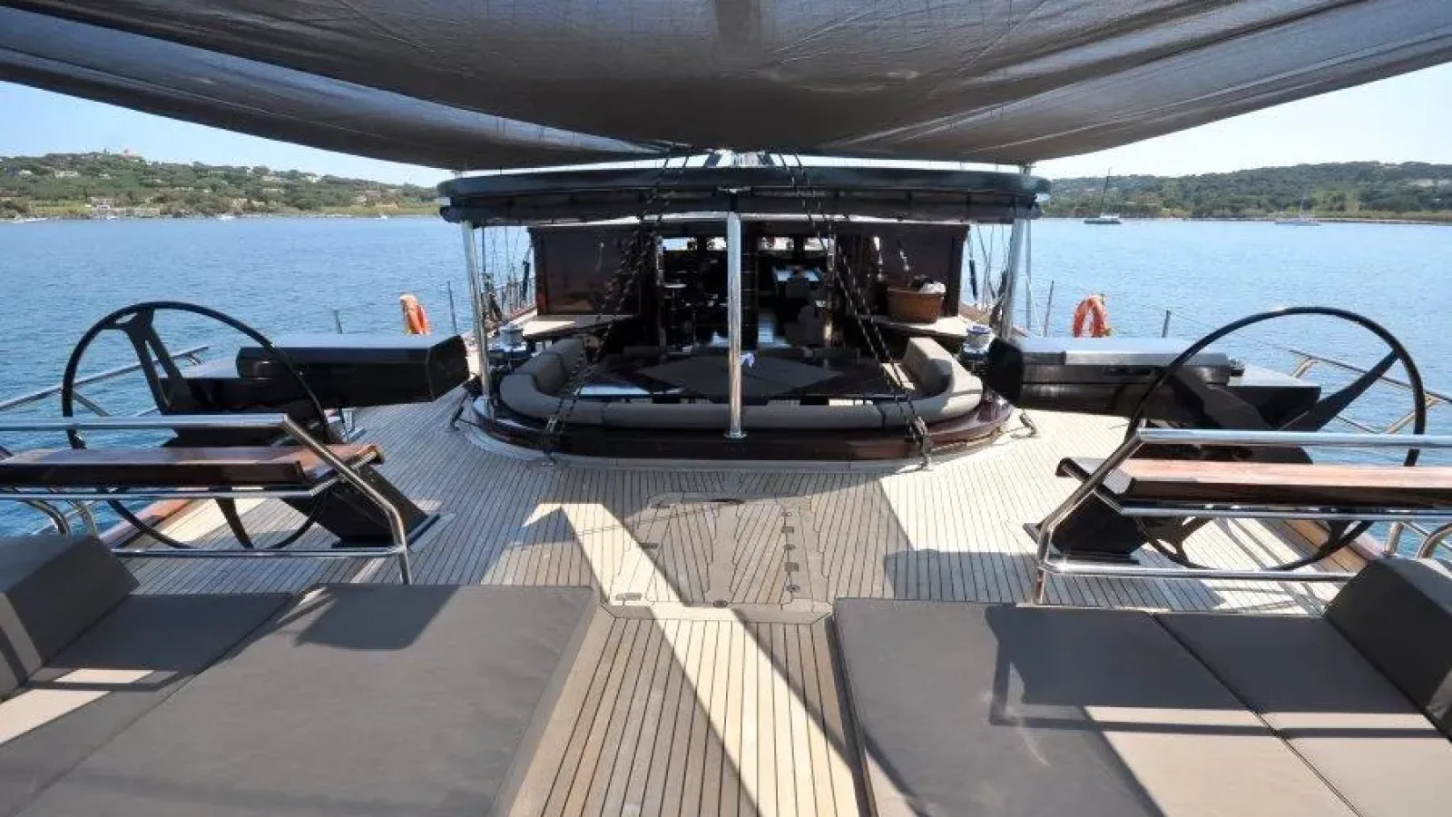 Roxstar-LCRiviera_Conciergerie_de_Luxe-Yacht-Location (3)