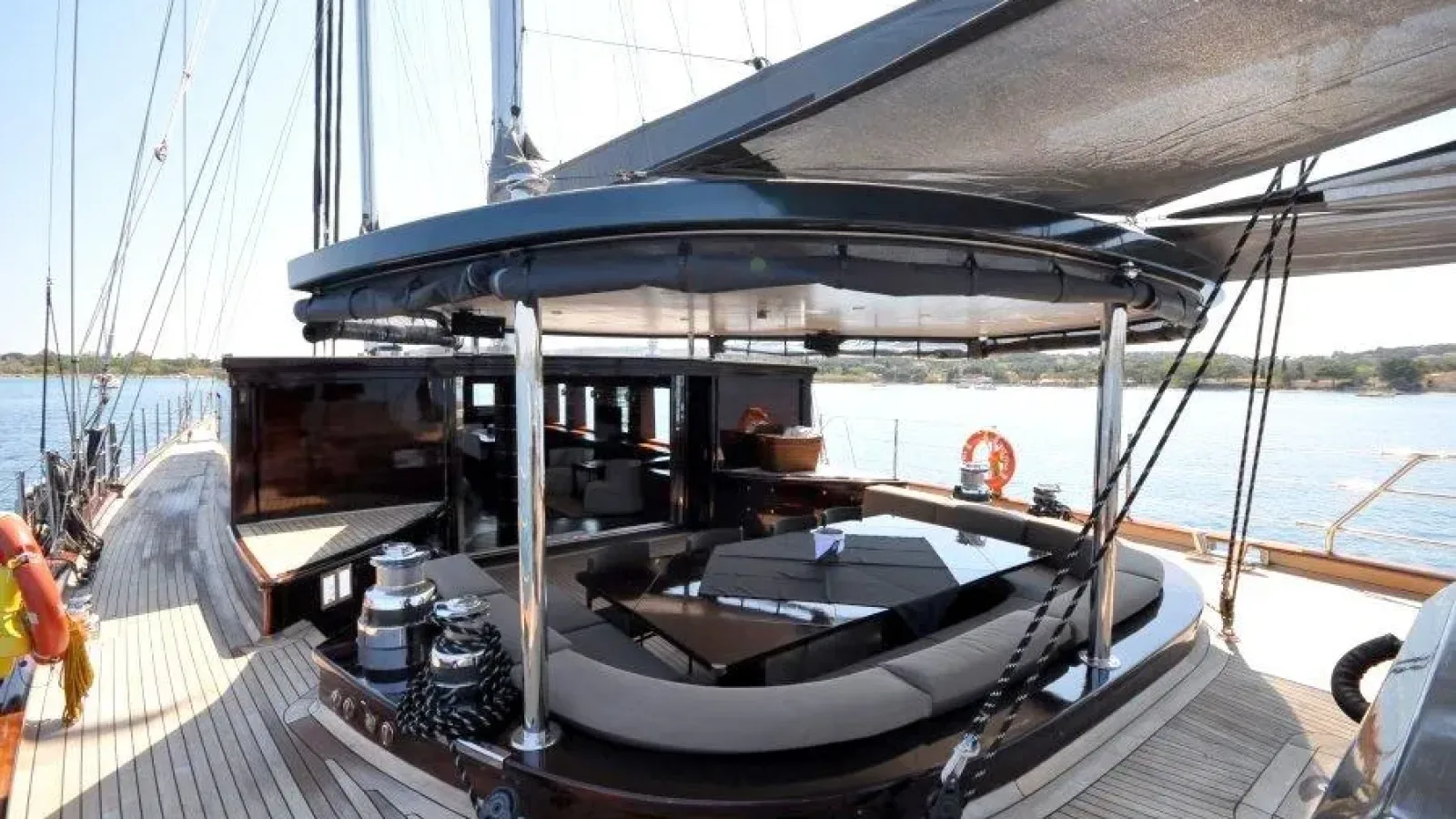 Roxstar-LCRiviera_Conciergerie_de_Luxe-Yacht-Location (6)