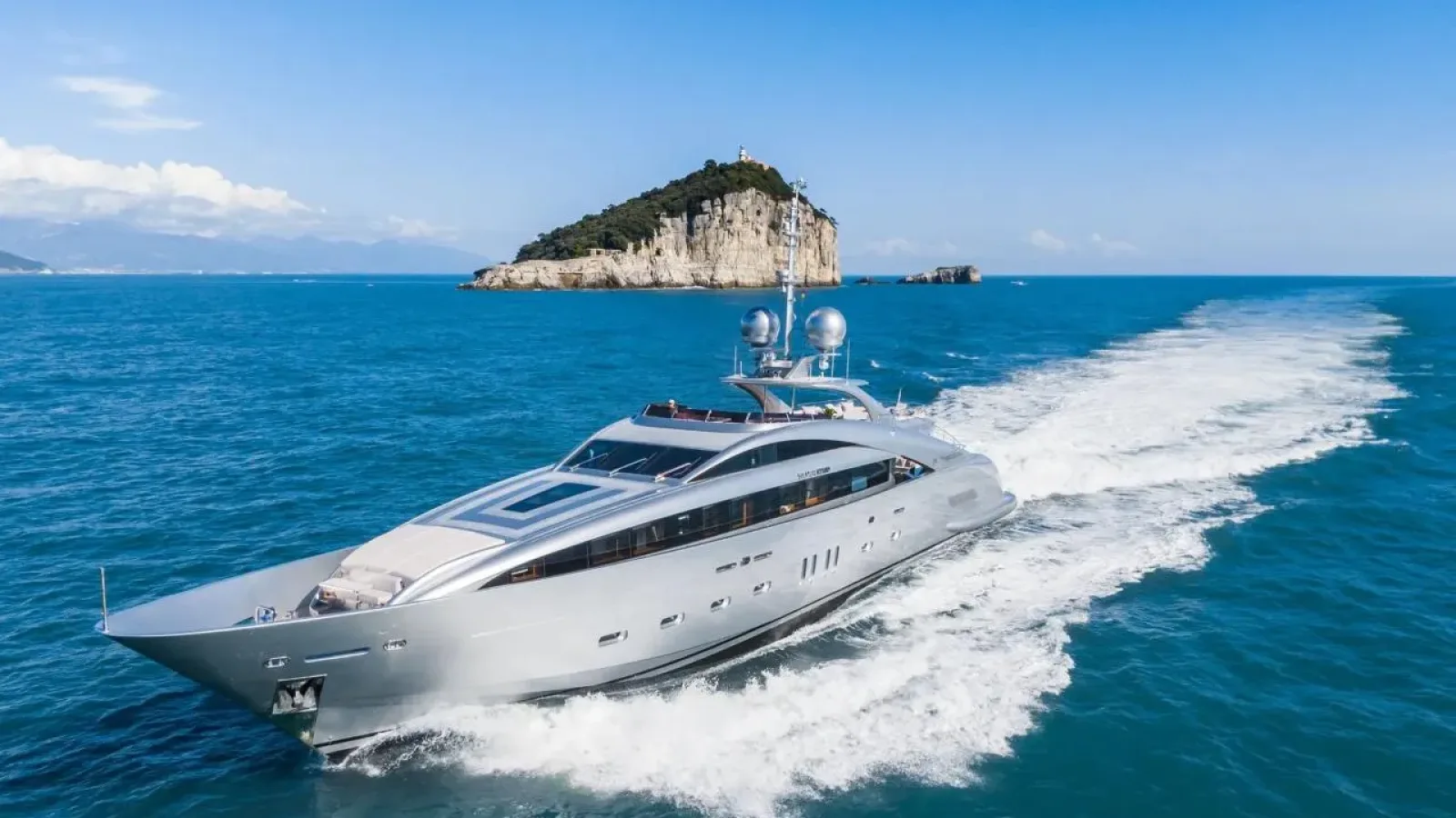 Silver_Wind-LCRiviera_Conciergerie_de_Luxe-Yacht-Location (3)