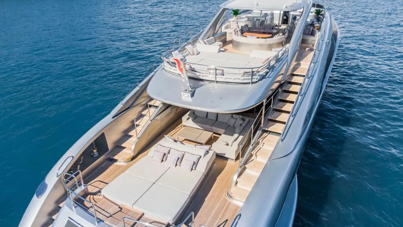 Silver_Wind-LCRiviera_Conciergerie_de_Luxe-Yacht-Location (4)