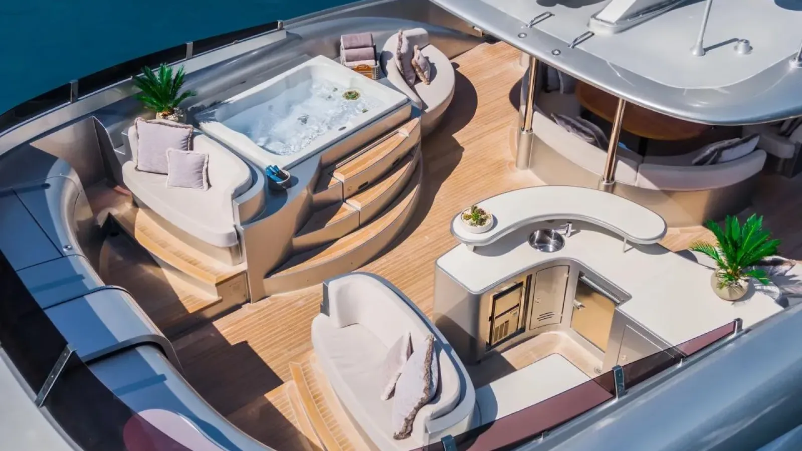 Silver_Wind-LCRiviera_Conciergerie_de_Luxe-Yacht-Location (5)