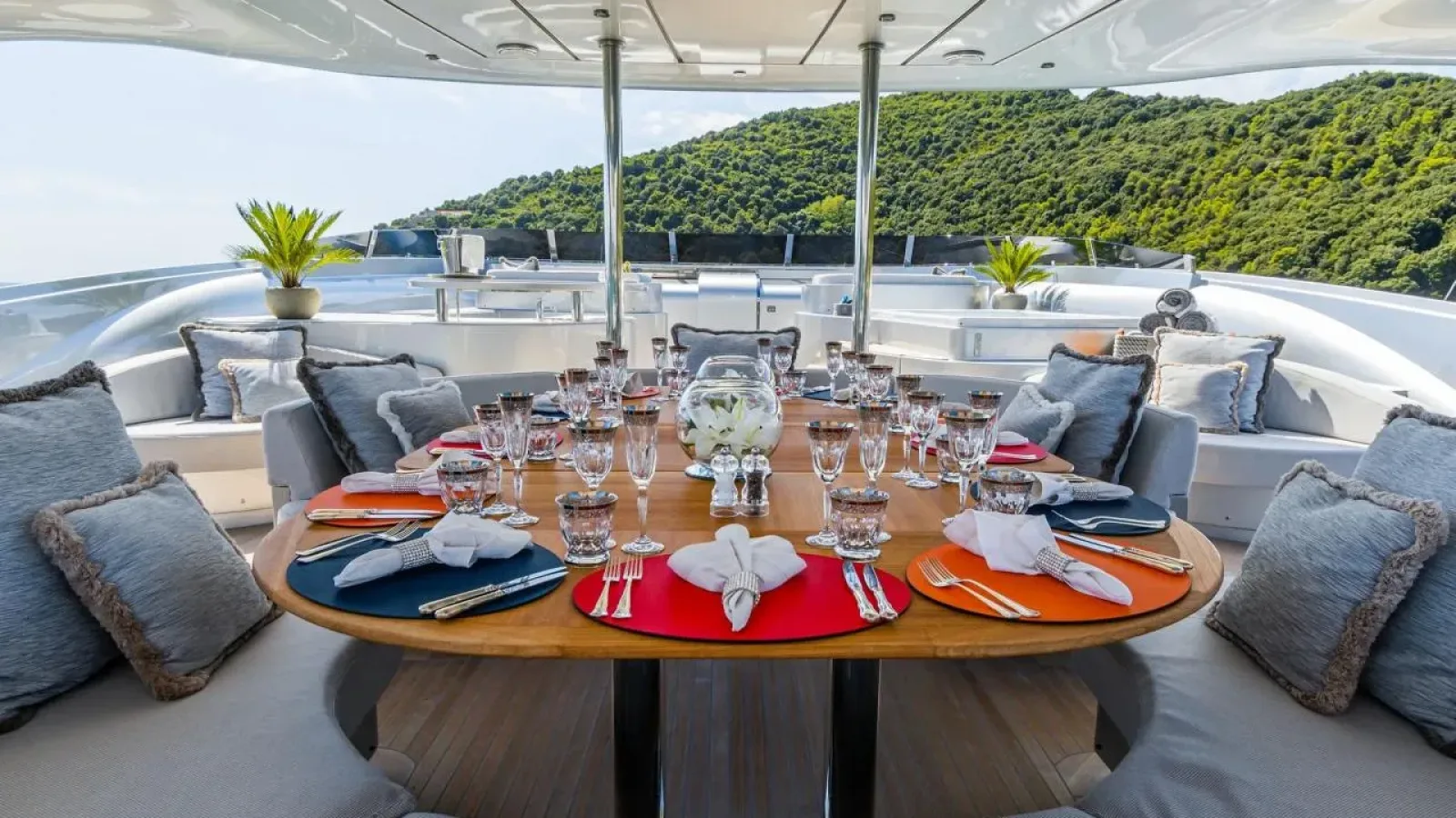 Silver_Wind-LCRiviera_Conciergerie_de_Luxe-Yacht-Location (9)