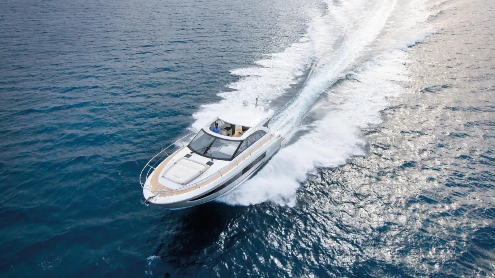 Stardust-LCRiviera_Conciergerie_de_Luxe-Yacht-Location (16)