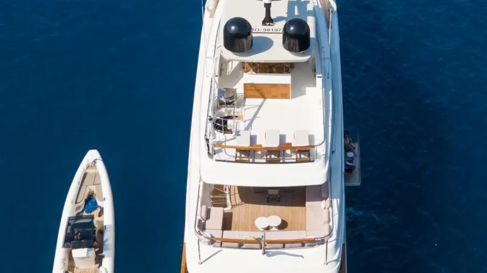 Takara_One-LCRiviera_Conciergerie_de_Luxe-Yacht-Location (2)