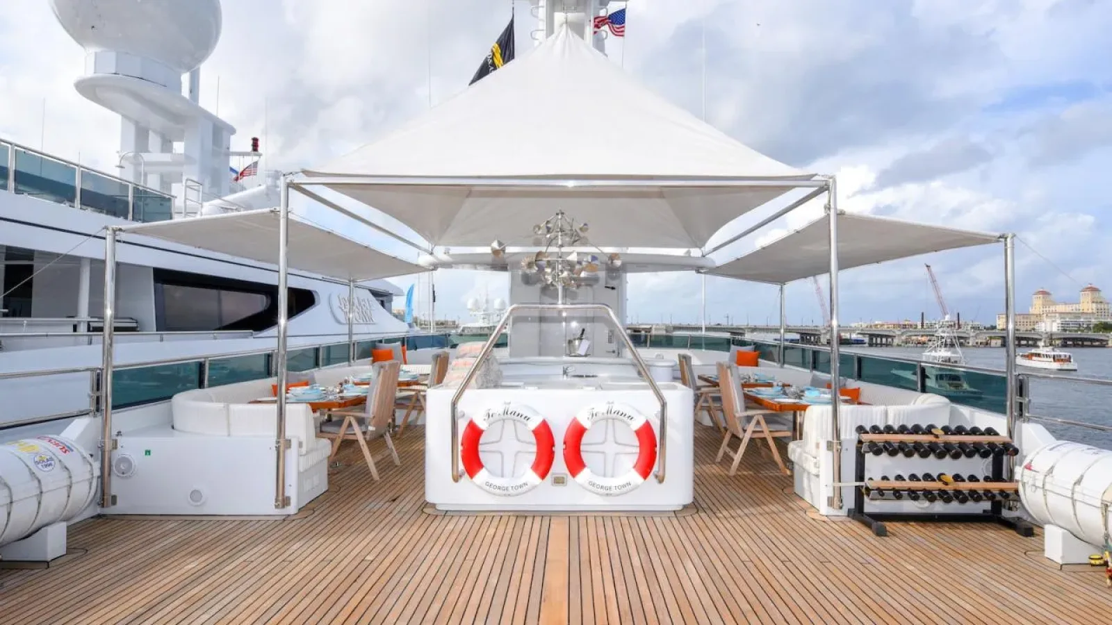 Te_Manu-LCRiviera_Conciergerie_de_Luxe-Yacht-Location (5)