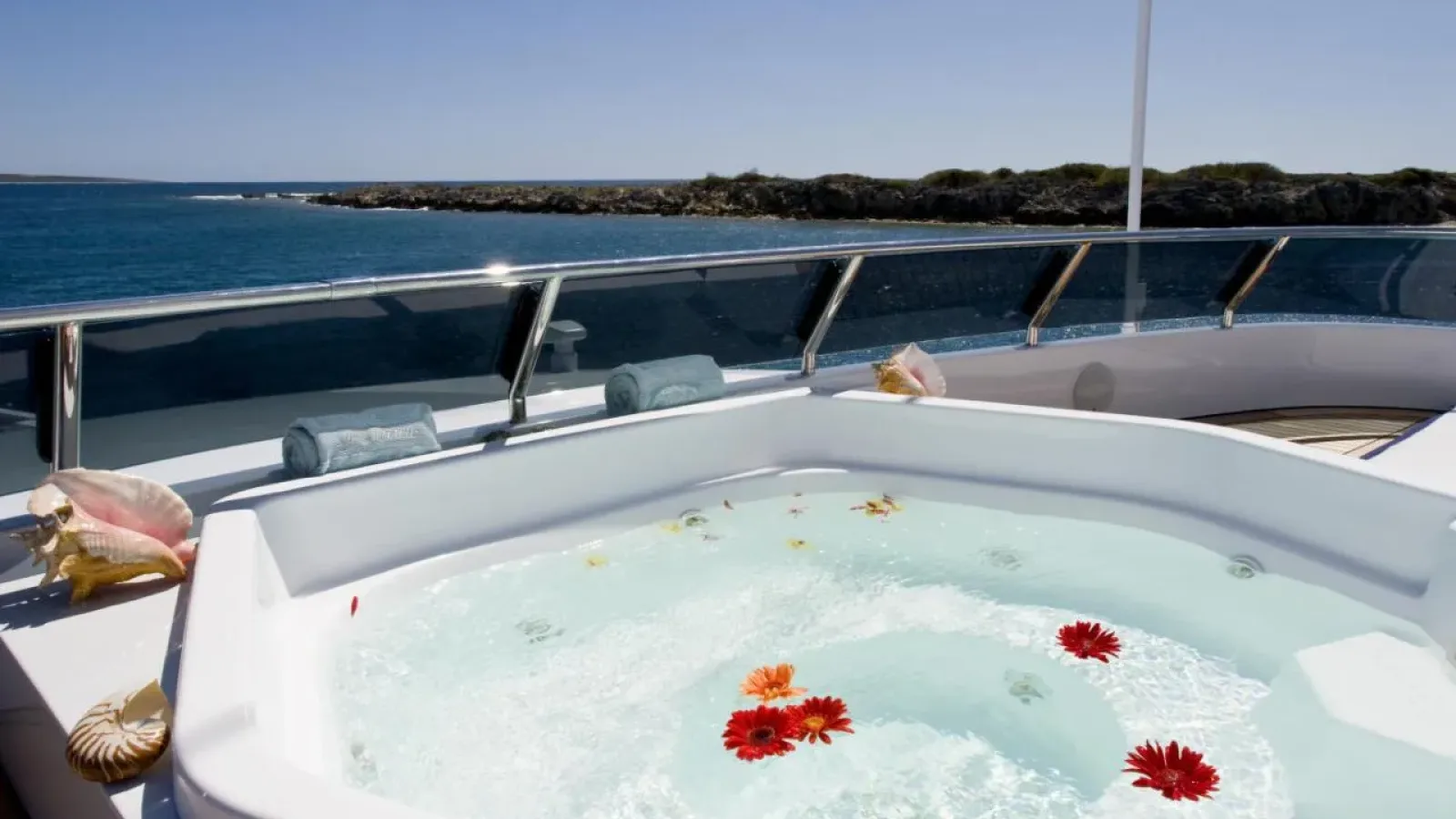 Te_Manu-LCRiviera_Conciergerie_de_Luxe-Yacht-Location (6)