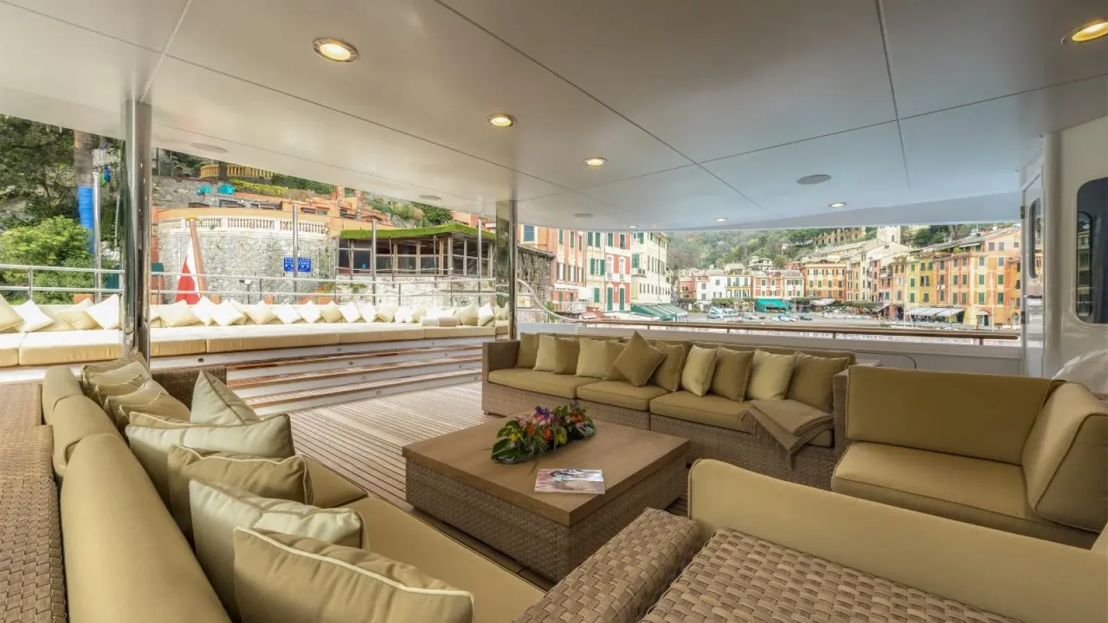 The_Wellesley-LCRiviera_Conciergerie_de_Luxe-Yacht-Location (7)