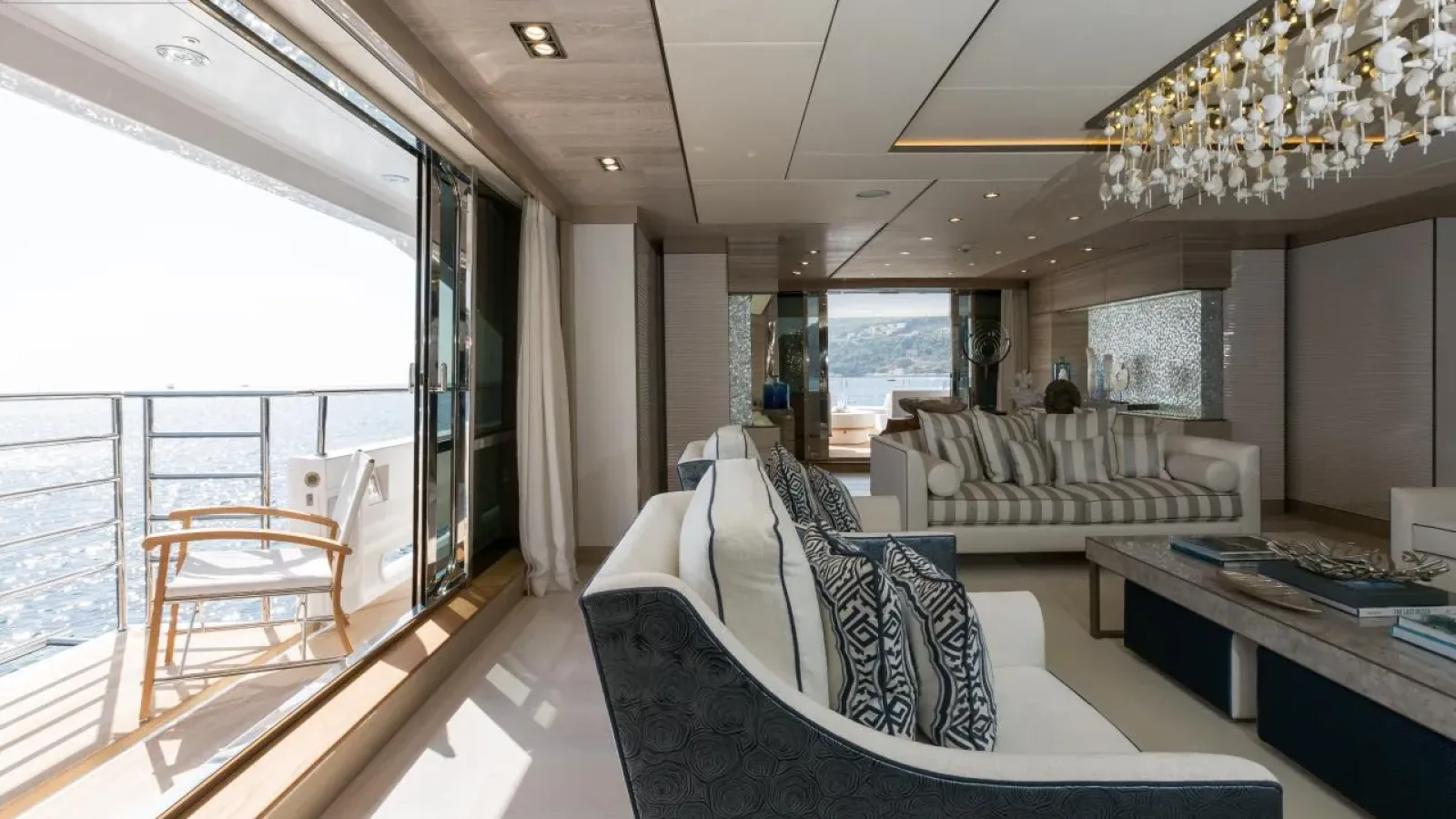 Thumper-LCRiviera_Conciergerie_de_Luxe-Yacht-Location (17)