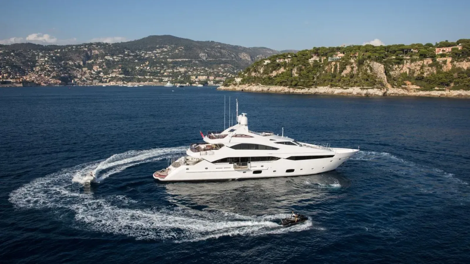 Thumper-LCRiviera_Conciergerie_de_Luxe-Yacht-Location (2)