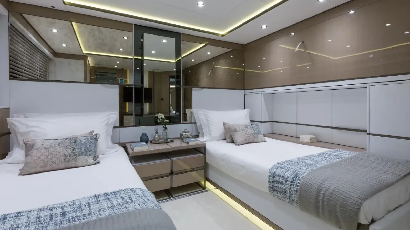 Thumper-LCRiviera_Conciergerie_de_Luxe-Yacht-Location (22)