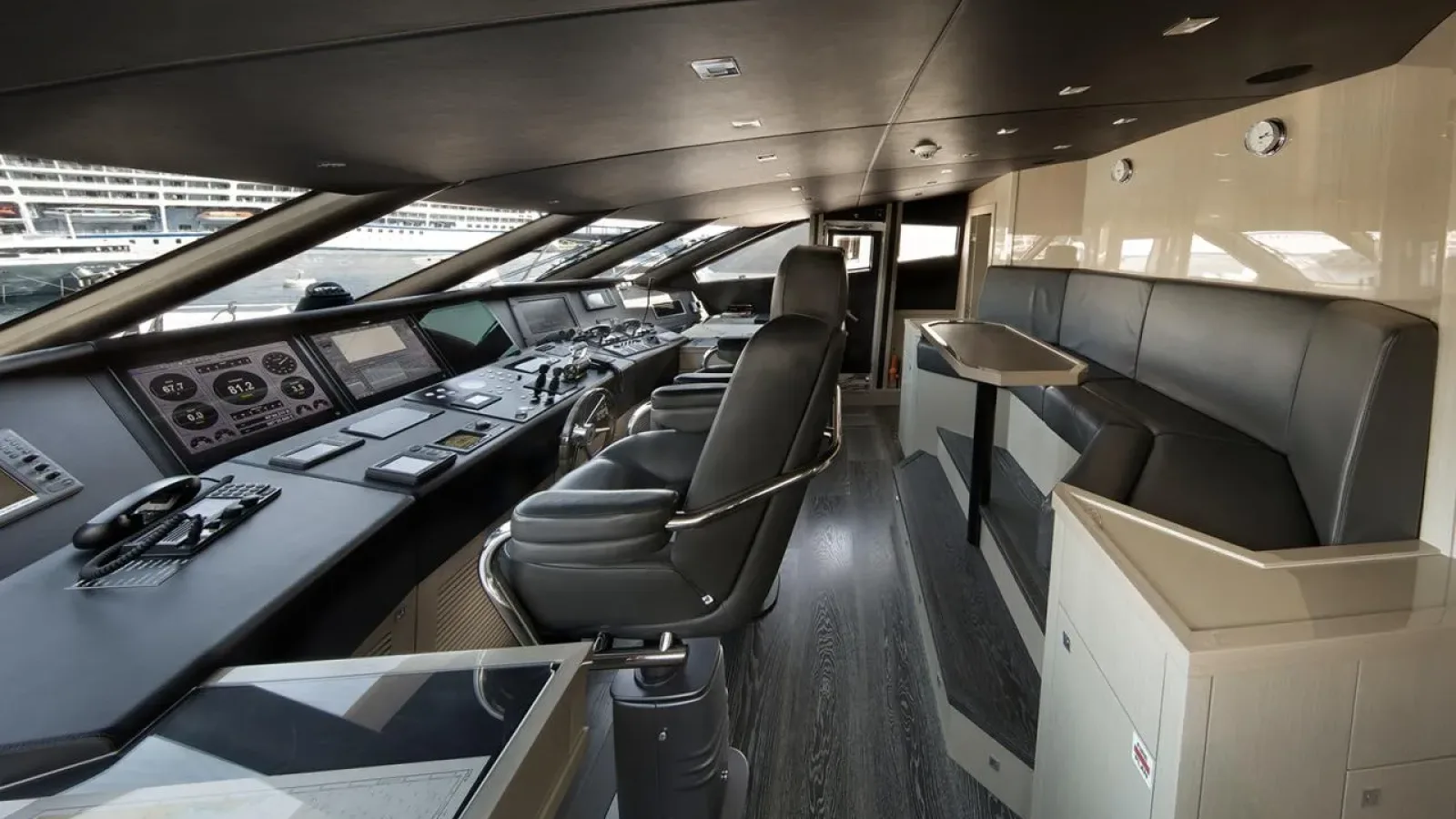 Thumper-LCRiviera_Conciergerie_de_Luxe-Yacht-Location (23)